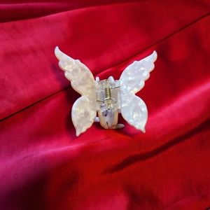 NWOT Emi Jay Papillion Clip